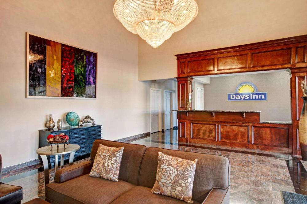 Days Inn & Suites by Wyndham Houston North - Spring